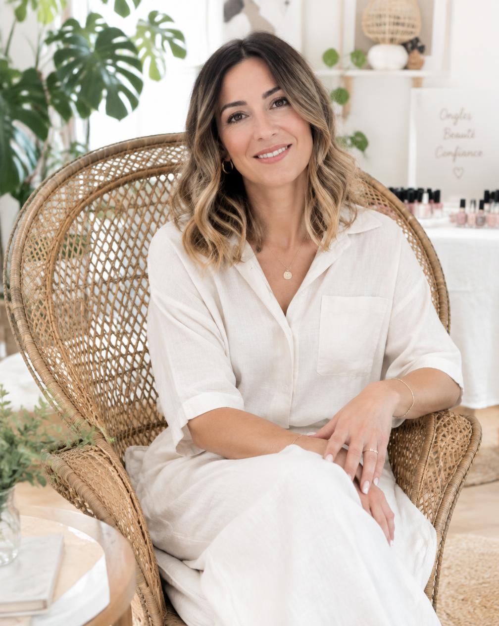 Chloé, prothésiste ongulaire